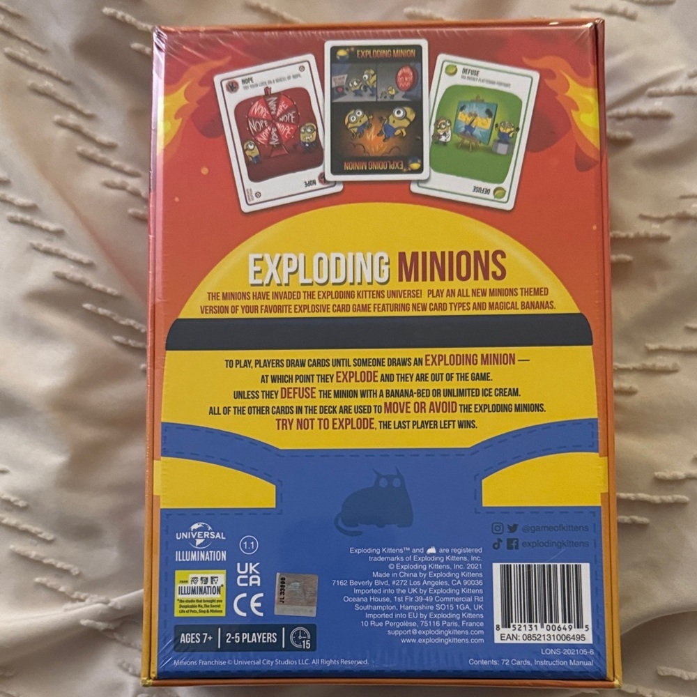 Exploding Minions Card Game - Picture 4 of 7